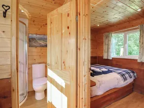 STAG LODGE POD, pet friendly, with hot tub in Llanfair Caereinion - Image 3