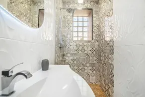 House - Image 2