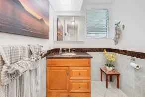 Tropical Gardens,4 Bdr, Large Yard, Pool, 5 min Walk to Beach,Koi Pond, Kailua - Image 3