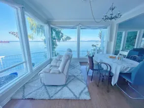 Waterfront Castle on the beach with hot tub on 1.58 Acres at downtown Chemainus - Image 2