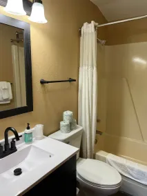 Chanticleer Inn Villa 4 - Image 4