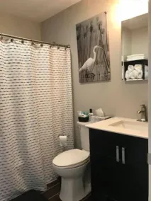 Modern 4 Bedroom 2 Bath Sleeps 10 Newly Renovated Whole House Rental - Image 4