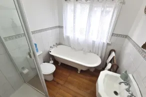 Yea Fig Tree House. Three bedroom plus study comfortable family home. - Image 5