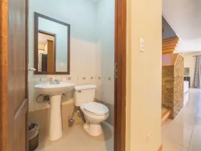 Fabulous, spacious townhome steps from Eagle Beach - Image 5