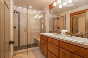 Great Location Near Pool with Suncadia Pool Access - Image 5