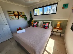 Broadbeach, Stylish Apartment Close To everything - Image 4