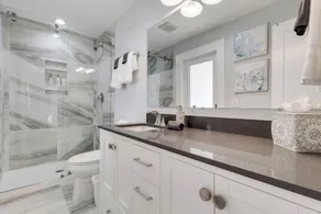 Cutting-edge & Cozy 4 Bed 2 Bath North Palm Beach! - Image 2