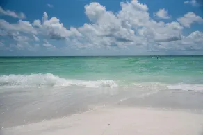 Anna Maria Beach Cottage 110G  Updated beach cottage, with pool and beach gear! - Image 4