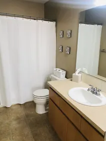 Private, comfy and cozy apartment in family neighborhood - Image 4