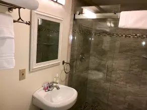 Spring Hill Inn - Image 3
