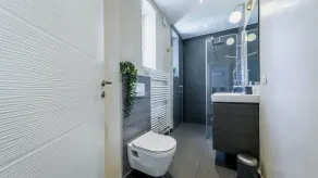 Exclusive, spacious and central! - Image 2