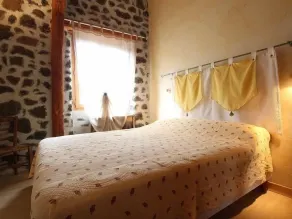Farm cottage in Saint-Christophe-sur-Dolaison with terrace and private ensuite rooms - Image 3