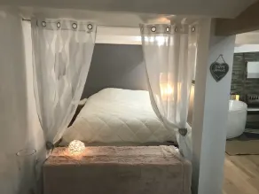 Pretty dependent room in house with garden - Image 4