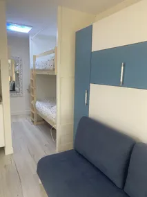 Beautiful one-bedroom apartment in an existing building—luxurious and very comfortable—located right on the harbor in Canet Plage - Image 4