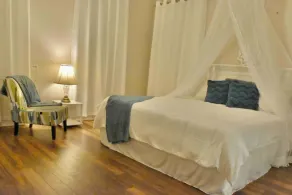 Luxury Victorian King Bed Home: NO CLEANING FEE - Image 3
