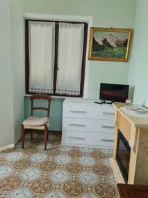 Apartamento 'Casa Vera' com vista para a montanha, terraço privado e acesso Wi-Fi - Image 2