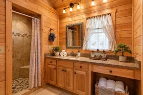 Fall Cabin Hot-Tub Fire-Pit Hiking Waterfalls Wineries Resort Amenities - Image 3