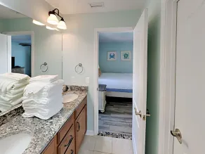 Breezy Blue Cottage - Image 4