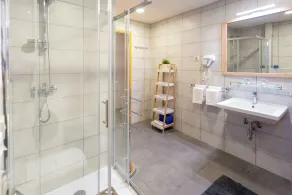 Chalet Markoci With Hot Tub - Happy Rentals - Image 3