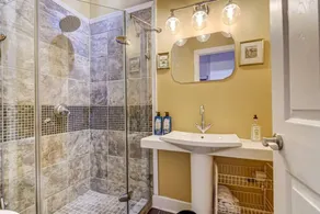 Lovely 2-Bedroom Unit in Springfield - Image 5