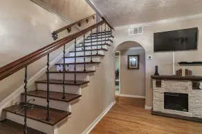 The Old Downtown Historic Grand Prairie House home - Image 2