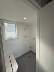 KICK BACK BEACH SHACK - BEACH,SURF & OCEAN VIEWS + WALK TO BEACH + PET FRIENDLY! - Image 3