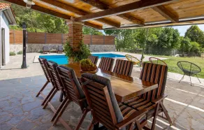 Luxurious Home In Lisac - Image 4