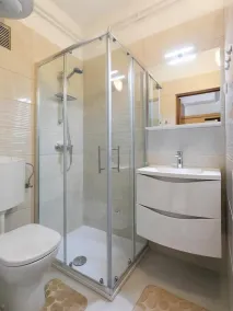 The freshness of cool air, the beauty of tended garden, vicinity of the beaches, privacy, peace and quiet are the main advantages of this adorable apartment! - Image 3