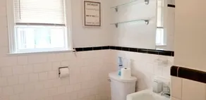 The Charles Home 4 King Beds 2bath 2kitchn 2Living - Image 4