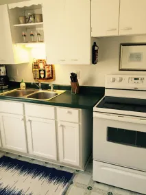 Apartment in the heart of Marquette w/ cable & wifi!!  Next to premier brewpub!! - Image 4