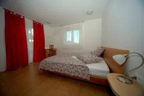 Seaside villa with 1700 m2 of private garden - Image 5