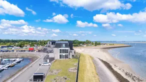 Unique apartment, located on the Oosterschelde and marina of Sint Annaland - Image 4