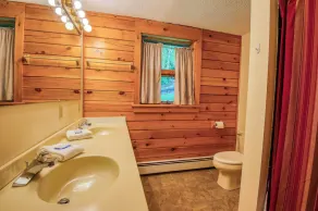 🐾Connaughton - Private log home along the South Shore of Rangeley Lake, dog friendly - Image 4