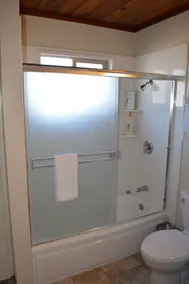 ARCATA ONE BEDROOM- stay near and downtown CalPoly Humboldt - a 13-min stroll - Image 5