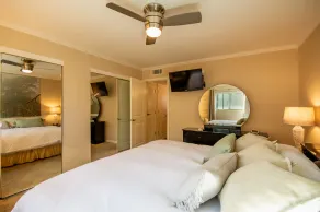 Fabulous Condo in the heart of Arcadia Lite - Walk to amazing restaurants - Image 5