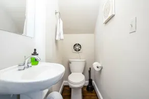 Emerywood Retreat - Chic Interiors in a Premier Neighborhood - Image 5