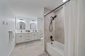 Sarasota's Gem | Private Pool, Hot Tub, Putting Green! - Image 2