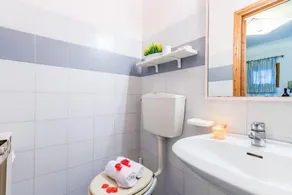 La Chimera Duplex with Garden 700m from sea - Happy Rentals - Image 2