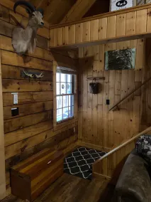 Private creek cabin with hot tub nestled in the foothills of Cheat mountain  - Image 3