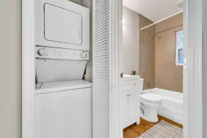 Unique 2BR Less than a mile from the Atlanta Zoo - Image 2