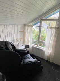 Vacation home with barrel sauna, fireplace and massage chair.  - Image 3
