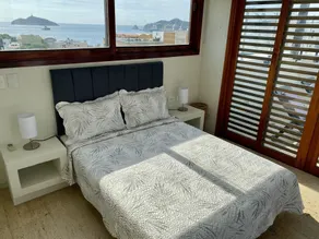 Beautiful Executive Penthouse - Image 2