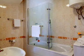 Villa com amplo jardim, piscina privada e vista maravilhosa de Sumartin, Brac - Image 3