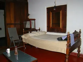 A private room in a century old Bungalow-steeped in history and nestled in woods - Image 4