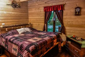 Cozy Cabin in Carpathian Mountains - Image 5