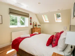 WATERFALL APARTMENT, pet friendly, with a garden in Cannich - Image 5