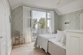 Villa Gökboet is a spacious and ultra-charming oceanfront residence - Image 5