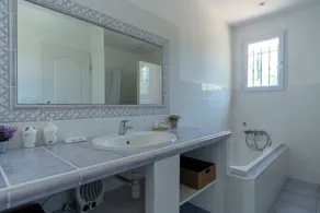 Splendid Provencal Villa with Air-Conditoning, Heated Pool and Outside kitchen - Image 3