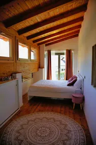 Our Happy Place Detached vacation home with garden - Image 4