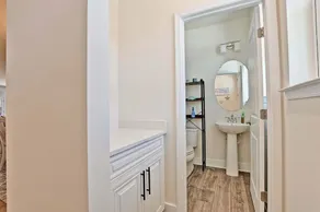 Excellent 3 Bedroom Town House located in Bishop's Landing! WIFI, Pool, Tennis, Shuttle, and More! - Image 4